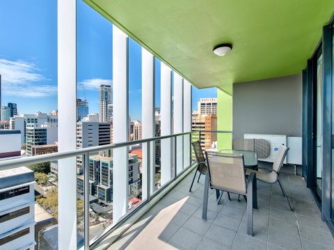 Flynn Brisbane - Surfers Paradise Gold Coast 29