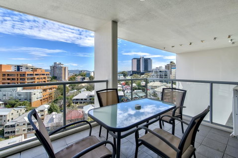 Flynn Brisbane - Surfers Paradise Gold Coast 20