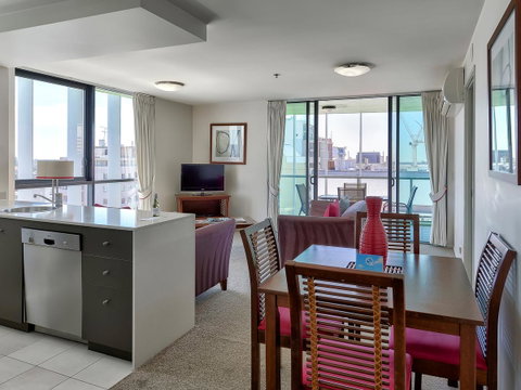 Flynn Brisbane - Surfers Paradise Gold Coast 41