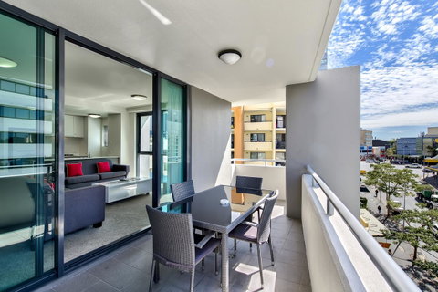Flynn Brisbane - Surfers Paradise Gold Coast 2