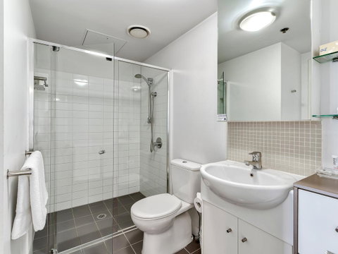 Flynn Brisbane - Surfers Paradise Gold Coast 36