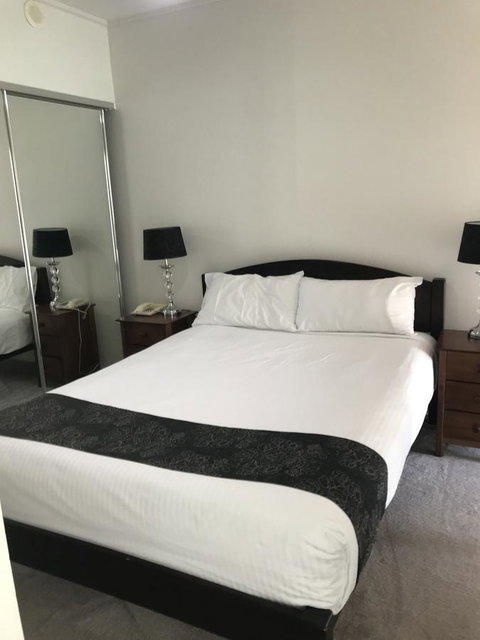 Flynn Brisbane - Surfers Paradise Gold Coast 1