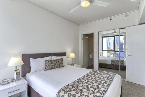 Flynn Brisbane - Surfers Paradise Gold Coast 25