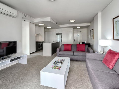 Flynn Brisbane - Surfers Paradise Gold Coast 33