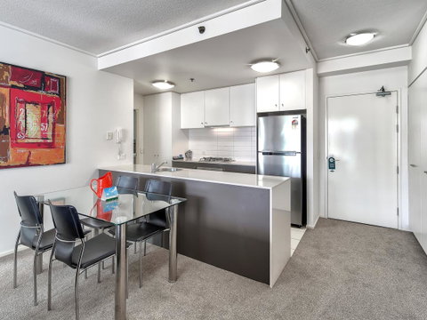 Flynn Brisbane - Surfers Paradise Gold Coast 39