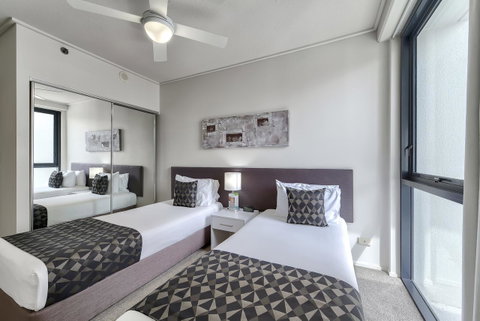 Flynn Brisbane - Surfers Paradise Gold Coast 13