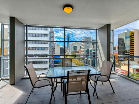 Flynn Brisbane - Surfers Paradise Gold Coast 40