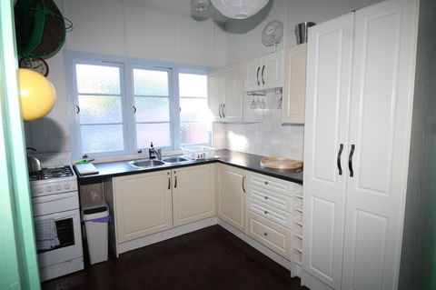 Signal Cottage - Surfers Paradise Gold Coast 6
