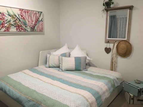Modern Beach Villa - Surfers Paradise Gold Coast 5