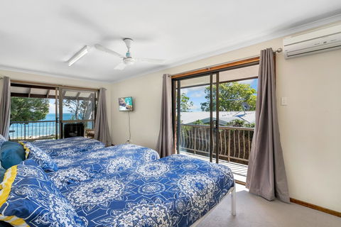 Bribie Beach House - Surfers Paradise Gold Coast 11
