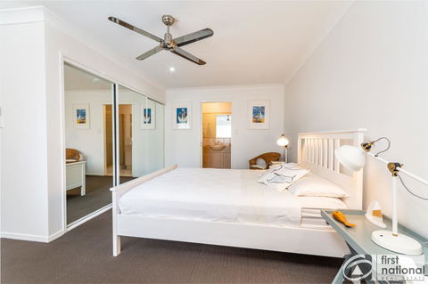 Immaculate Spacious Second Floor Unit Overlooking Pristine Parklands - Surfers Paradise Gold Coast 11