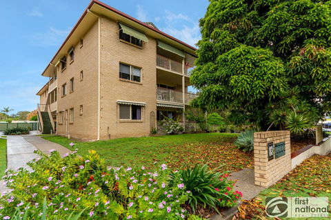 Immaculate Spacious Second Floor Unit Overlooking Pristine Parklands - Surfers Paradise Gold Coast 10