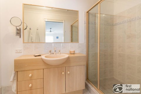 Immaculate Spacious Second Floor Unit Overlooking Pristine Parklands - Surfers Paradise Gold Coast 13