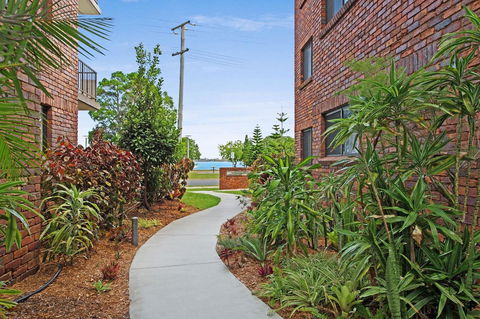 Waterviews,Pool, Wifi Its All Here !- Welsby Pde, Bongaree - Surfers Paradise Gold Coast 15