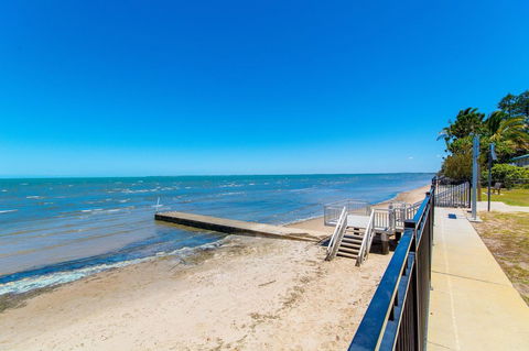 Waterviews,Pool, Wifi Its All Here !- Welsby Pde, Bongaree - Surfers Paradise Gold Coast 16