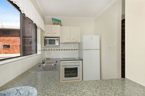 Waterviews,Pool, Wifi Its All Here !- Welsby Pde, Bongaree - Surfers Paradise Gold Coast 5