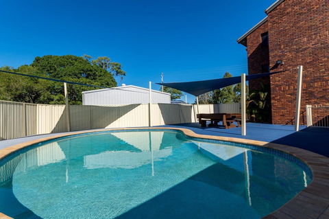 Waterviews,Pool, Wifi Its All Here !- Welsby Pde, Bongaree - Surfers Paradise Gold Coast 13