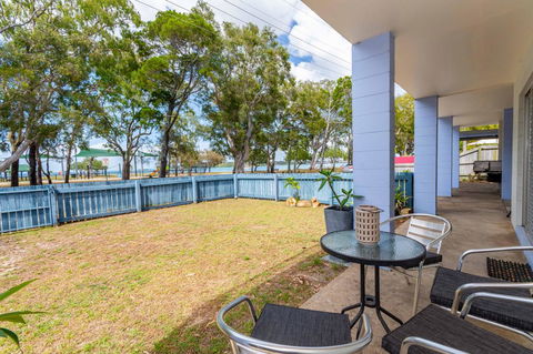 Charm And Comfort In This Ground Floor Unit With Water Views! Welsby Pde, Bongaree - Surfers Paradise Gold Coast 0