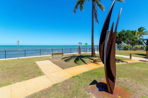 Charm And Comfort In This Ground Floor Unit With Water Views! Welsby Pde, Bongaree - Surfers Paradise Gold Coast 5