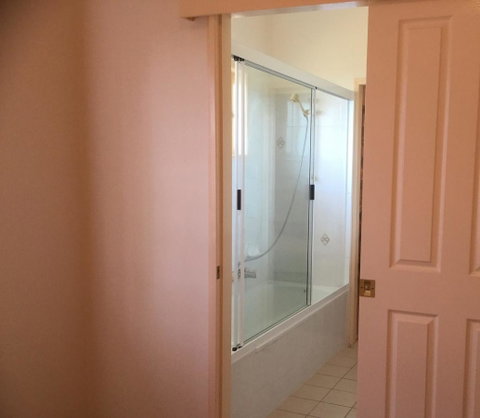 Private Canal Duplex With Pontoon - Oleander Drive, Bongaree - Surfers Paradise Gold Coast 16
