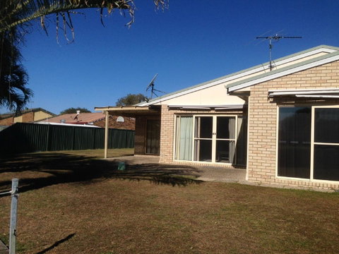 Private Canal Duplex With Pontoon - Oleander Drive, Bongaree - Surfers Paradise Gold Coast 3