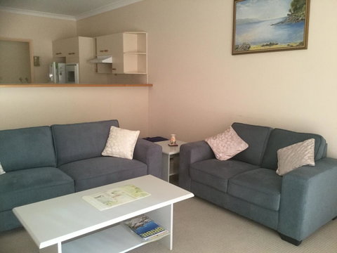 Private Canal Duplex With Pontoon - Oleander Drive, Bongaree - Surfers Paradise Gold Coast 15