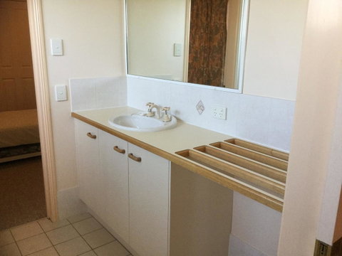 Private Canal Duplex With Pontoon - Oleander Drive, Bongaree - Surfers Paradise Gold Coast 18