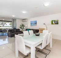 First Floor Air Conditioned Free Wi-Fi - Surfers Paradise Gold Coast
