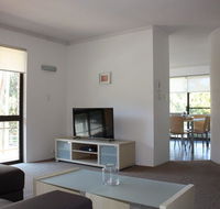 Close to Surf Beach Surf Club Hotel and Shops - Boyd St Woorim - Surfers Paradise Gold Coast