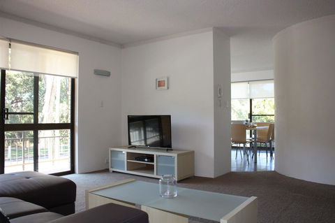 Close To Surf Beach, Surf Club, Hotel And Shops - Boyd St, Woorim - Surfers Paradise Gold Coast 0