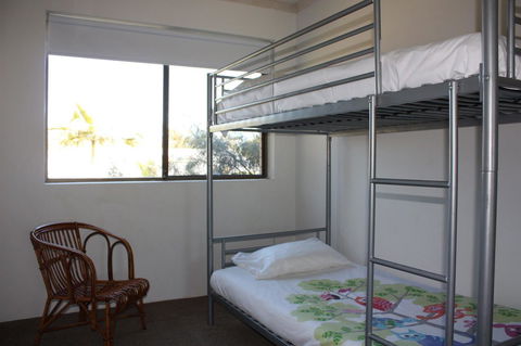 Close To Surf Beach, Surf Club, Hotel And Shops - Boyd St, Woorim - Surfers Paradise Gold Coast 2