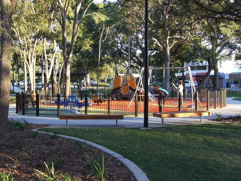 Close To Surf Beach, Surf Club, Hotel And Shops - Boyd St, Woorim - Surfers Paradise Gold Coast 7