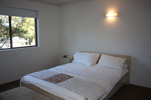 Close To Surf Beach, Surf Club, Hotel And Shops - Boyd St, Woorim - Surfers Paradise Gold Coast 6