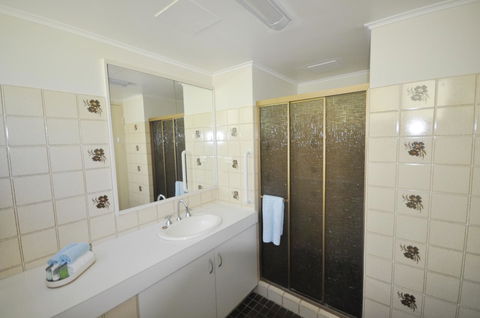 Crystal Waters On The Beach - Surfers Paradise Gold Coast 1