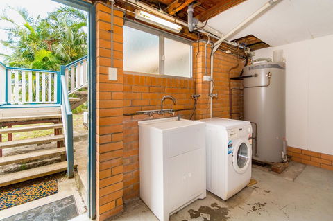 Short Stroll To Surf Beach - North Street, Woorim - Surfers Paradise Gold Coast 1