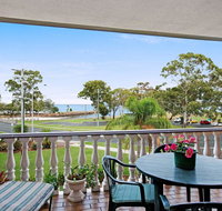 Huge top floor unit across the road....Waterfront - Surfers Paradise Gold Coast