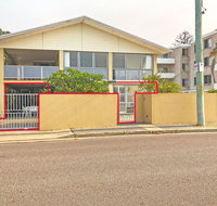 'Mooring One Downstairs' 23 Shoal Bay Rd - Fantastic ground floor duplex with views WIFI and Air Conditioning - Surfers Paradise Gold Coast