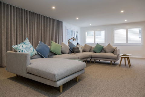 'Salt & Light' Mollymook - Surfers Paradise Gold Coast 2