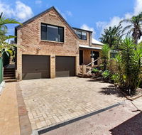 'Salt Wood' Cabin style retreat - Surfers Paradise Gold Coast