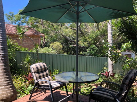 'Sandy Palms' 28 Moorooba Cr - Beautiful Home With Wifi, Air-con And Boat Parking - Surfers Paradise Gold Coast 3