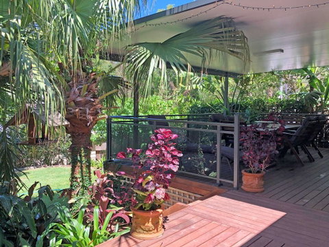 'Sandy Palms' 28 Moorooba Cr - Beautiful Home With Wifi, Air-con And Boat Parking - Surfers Paradise Gold Coast 0