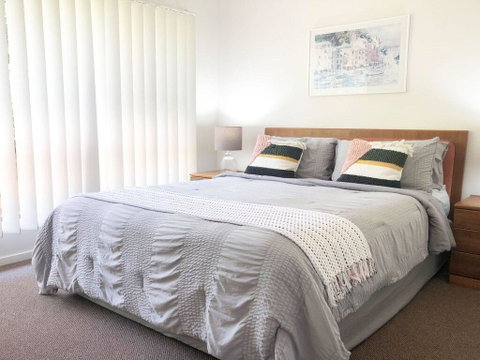'Sandy Palms' 28 Moorooba Cr - Beautiful Home With Wifi, Air-con And Boat Parking - Surfers Paradise Gold Coast 1