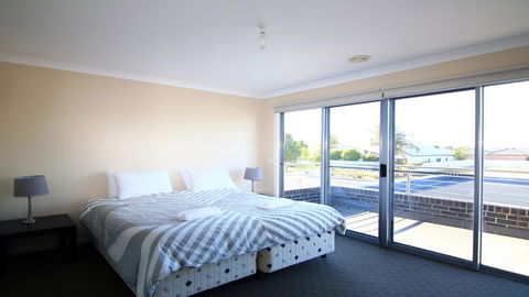 'The Anchorage By The Lake' - Surfers Paradise Gold Coast 3