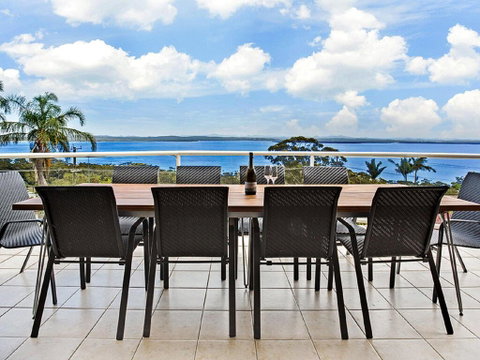 'The Bay', 25 Wallawa Rd - Huge Home With Aircon, Spectacular Views & Chromecast - Surfers Paradise Gold Coast 3