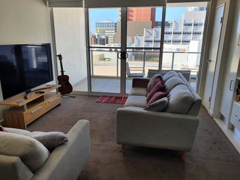 (just Listed) Bolton St 1br 350m Walk To Newcastle Beach +++ Wifi End Eand - Surfers Paradise Gold Coast 1