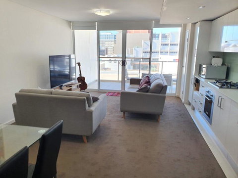 (just Listed) Bolton St 1br 350m Walk To Newcastle Beach +++ Wifi End Eand - Surfers Paradise Gold Coast 3