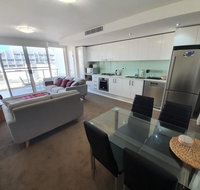 just listed Bolton St 1br 350m walk to Newcastle beach  Wifi end Eand - Surfers Paradise Gold Coast