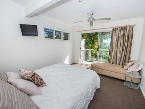 1 'Florida', 5 Lillian Street - 2 Min Walk To Beach, Shops & Restaurants - Surfers Paradise Gold Coast 3