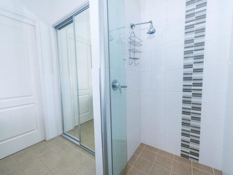 1 'Florida', 5 Lillian Street - 2 Min Walk To Beach, Shops & Restaurants - Surfers Paradise Gold Coast 2