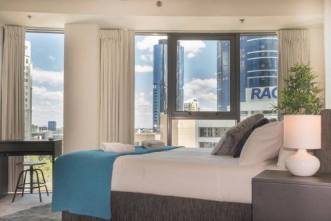 1 Bedroom Studio Apartment Near Eagle Street - Surfers Paradise Gold Coast 3